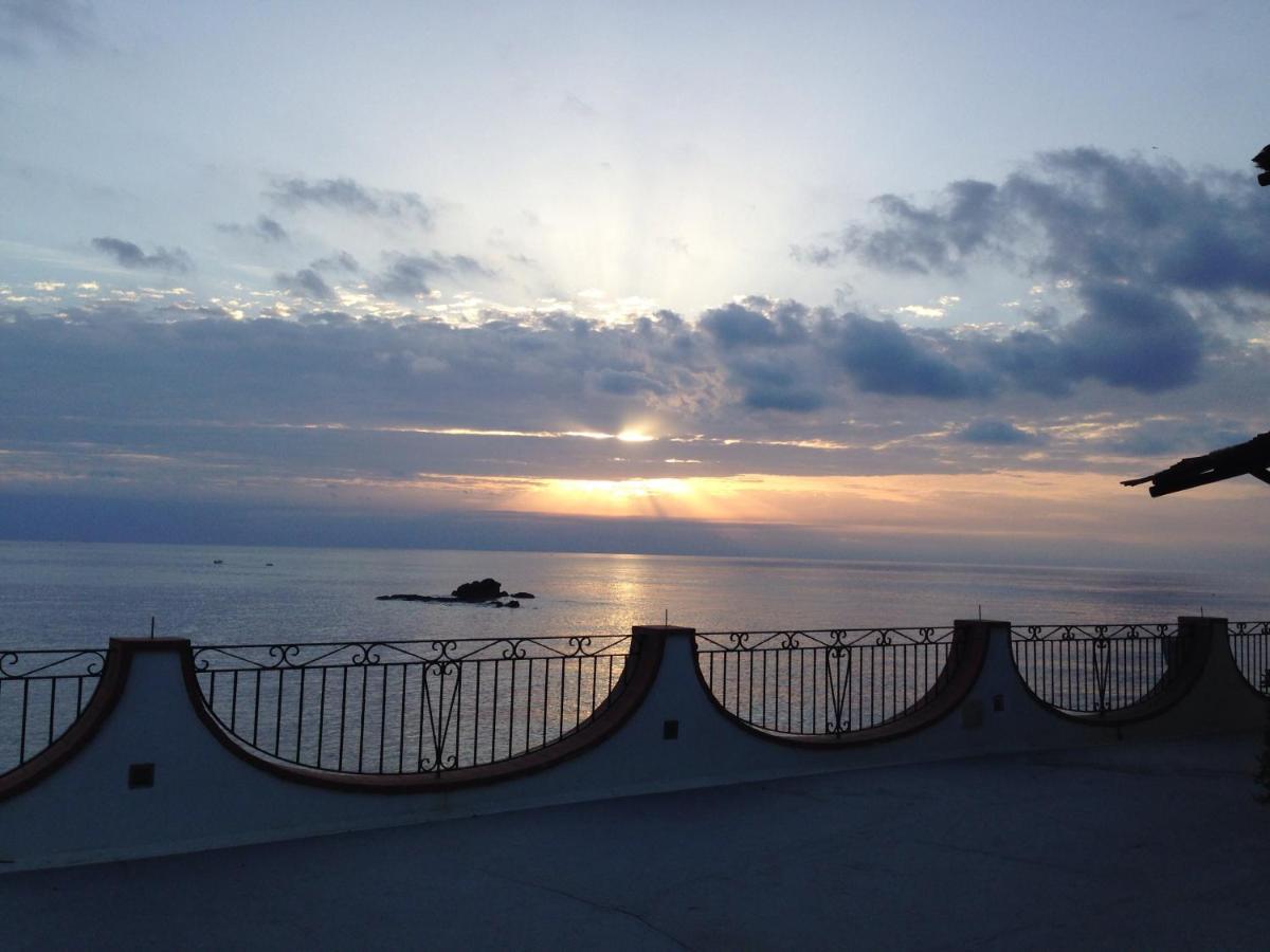Hotel Umberto A Mare Forio  ภายนอก รูปภาพ